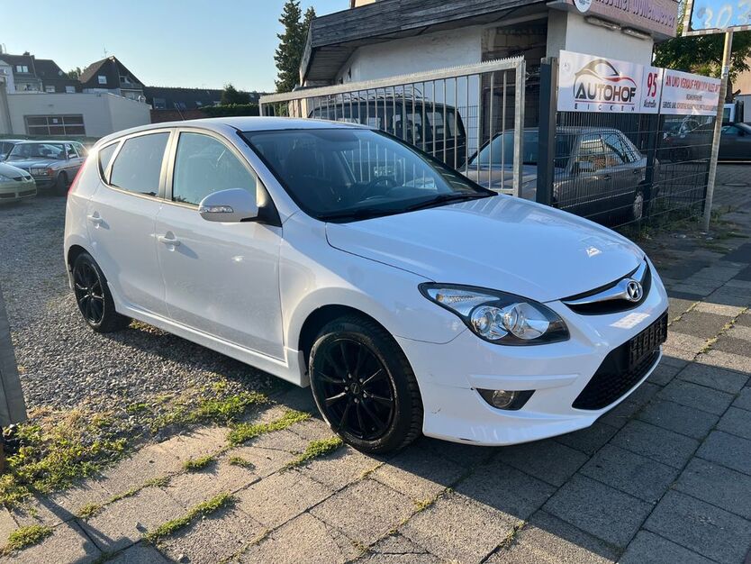 Hyundai i30 89.000 km 5.399 € Mönchengladbach 41063