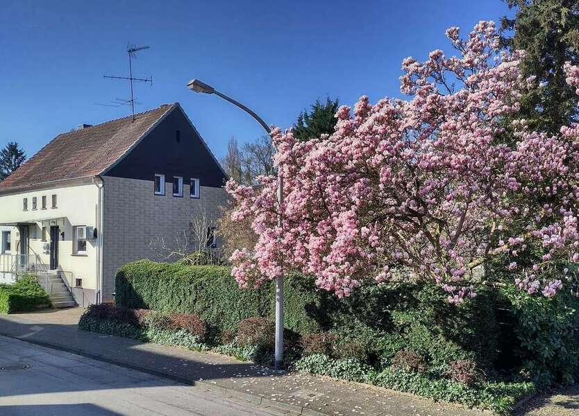 Haus zum Kaufen in Duisburg 360.000 € 80 m²