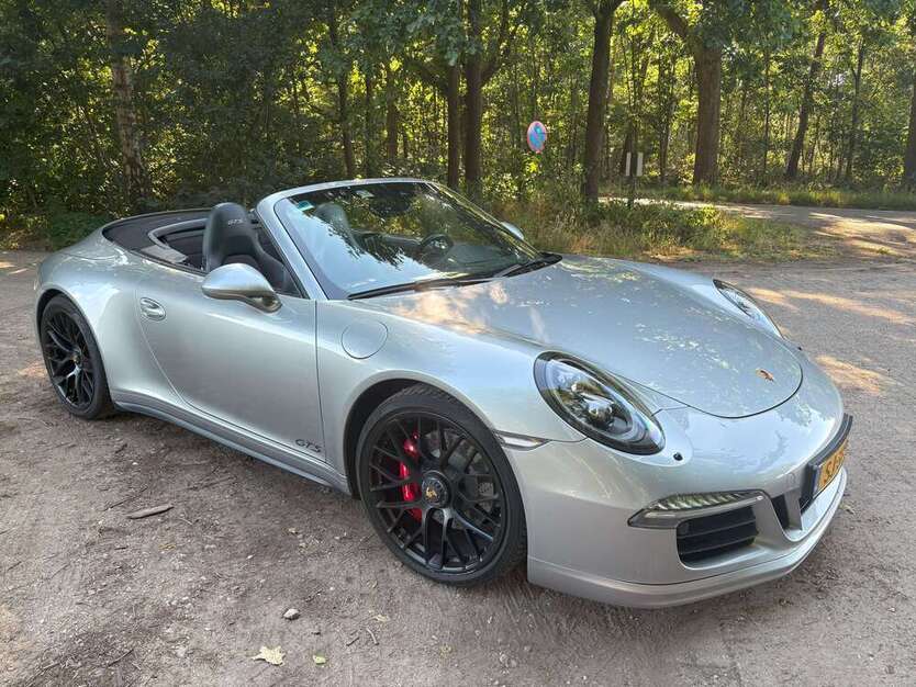 911