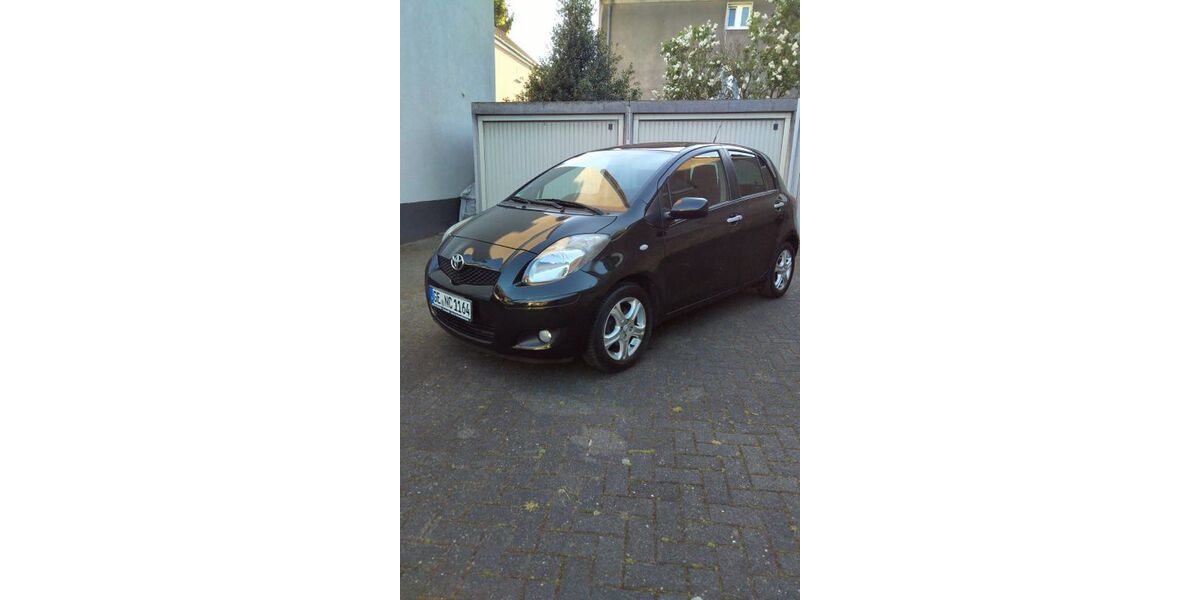Toyota Yaris 81.400 km 7.200 &euro; Gelsenkirchen 45886