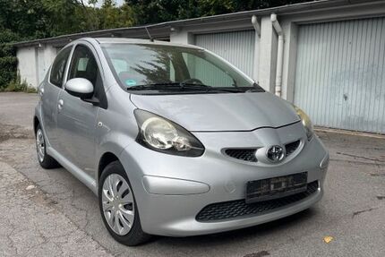 Toyota Aygo (X) 96.000 km 3.549 € Mülheim 45476
