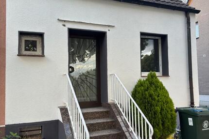 ZU VERMIETEN—DHH in guter Lage von OB-Königshardt 3 zimmer