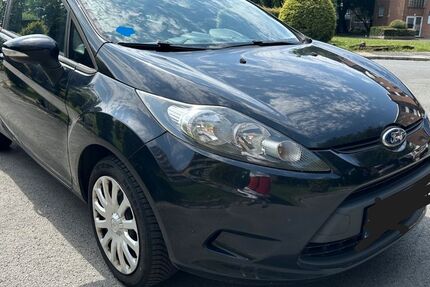Ford Fiesta 205.000 km 2.800 &euro; Neuss 41464