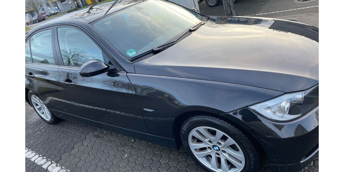 BMW 318 120.698 km 5.600 &euro; Neukirchen-Vluyn 47506