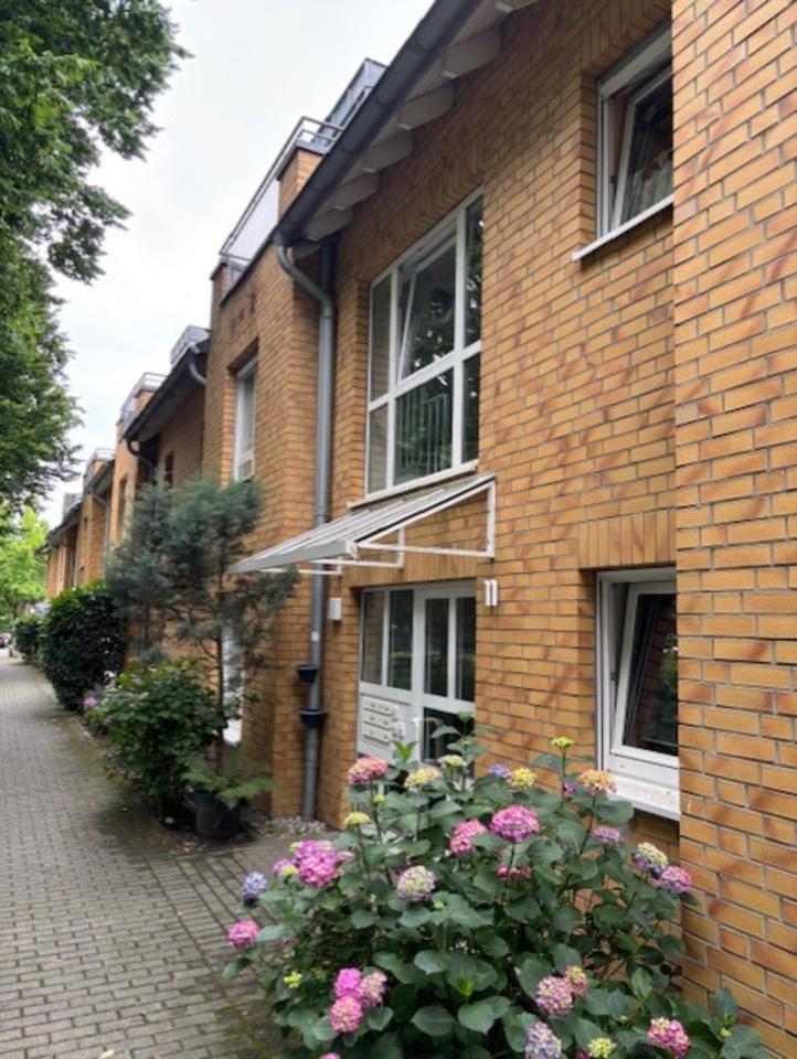 Ruhige, helle 3 Zi. DG Wohnung 71 qm mit Balkon Borbeck Preisstr.