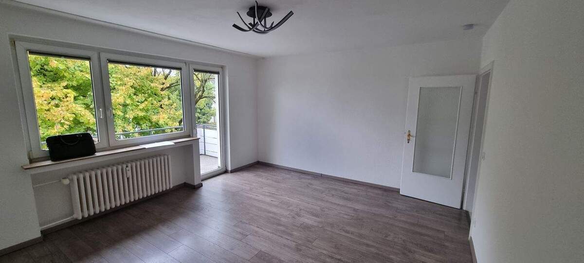 GELEGENHEITI!!! RENOVIERTE + GEMÜTLICHE 3 ZIMMER WOHNUNG mit BALKON in ESSEN - SCHÖNEBECK!!! 3 zimmer