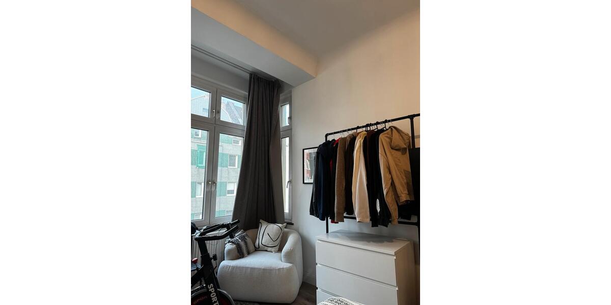 Etagenwohnung Düsseldorf Oberbilk - 1 Zimmer, 84 m&sup2;, 900&euro; | Angebot:24495233