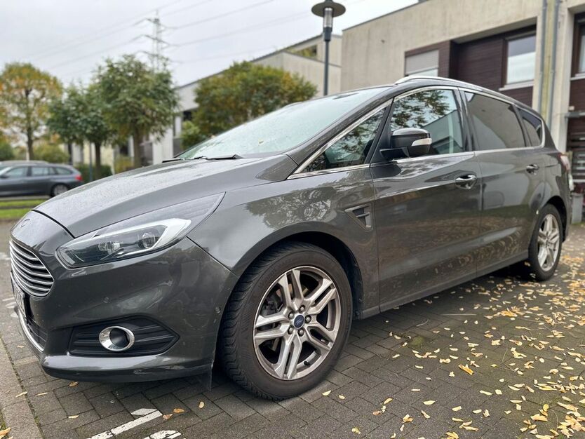 Ford S-Max 98.000 km 22.500 € Düsseldorf 40591