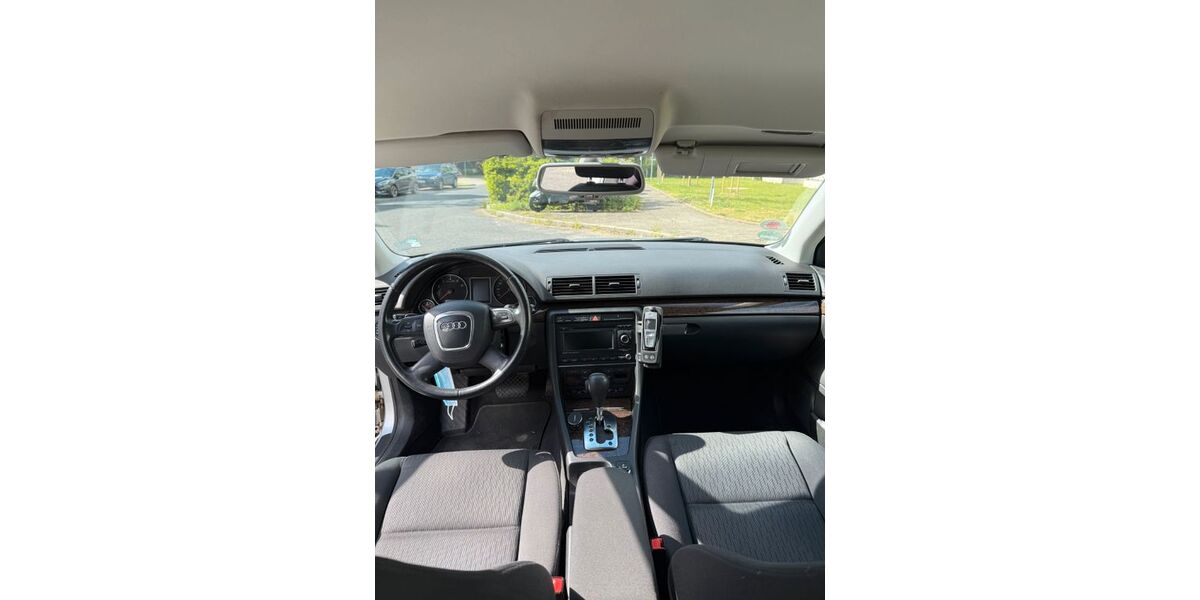 Audi A4 194.000 km 4.700 &euro; Düsseldorf 40235