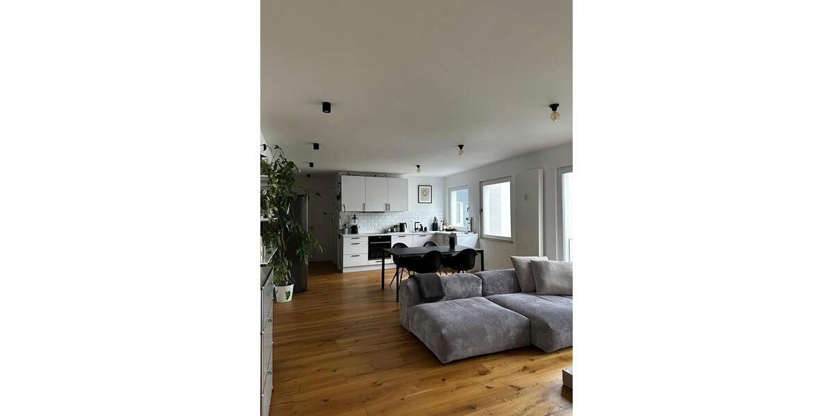 Etagenwohnung Essen Stadtkern - 2 Zimmer, 83 m&sup2;, 960&euro; | Angebot:25261449