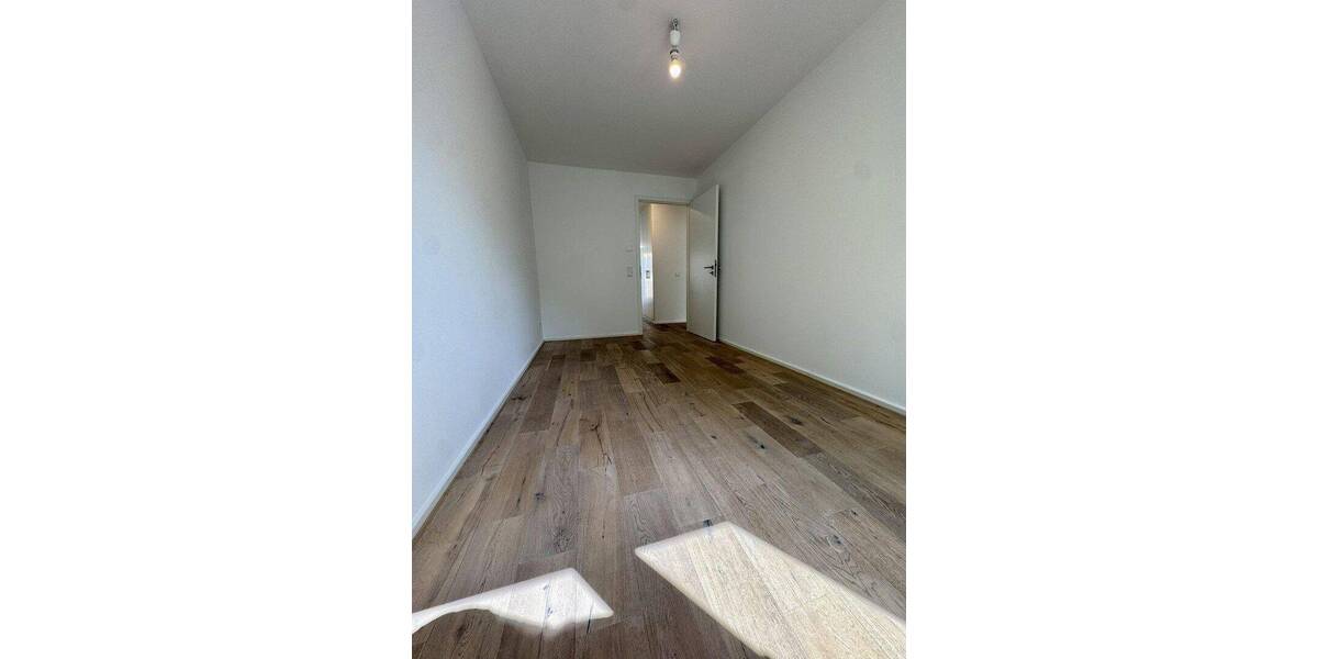 Reihenmittelhaus Düsseldorf Flingern Süd - 6 Zimmer, 150 m&sup2;, 2.950&euro; | Angebot:26877574