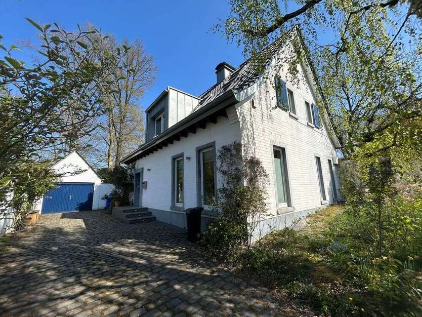 Haus zum Kaufen in Mönchengladbach 899.999 € 179.74 m²