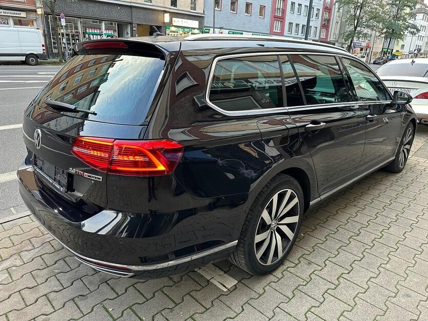 VW Passat 272.749 km 11.800 € Düsseldorf 40213