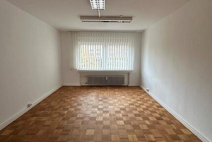 Ansprechende, helle Büroräume mit Blick auf den Neutorplatz zimmer