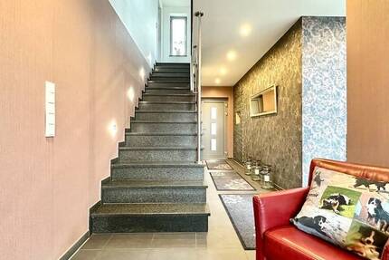 Architektenhaus und Mehrfamilienhaus auf großem Grundstück in gefragter Wohnlage