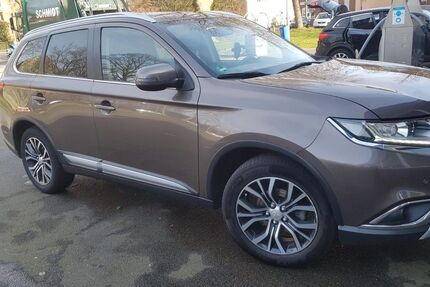 Mitsubishi Outlander 240.000 km 10.900 &euro; duisburg 47137