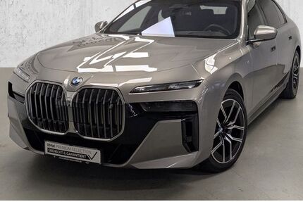BMW i7 18.017 km 91.380 &euro; Düsseldorf 40595