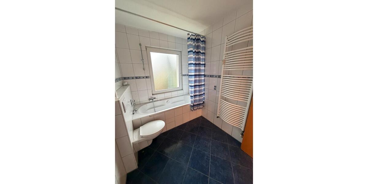 Etagenwohnung Essen Stadtbezirk VI - 4 Zimmer, 100 m&sup2;, 1.000&euro; | Angebot:25596582