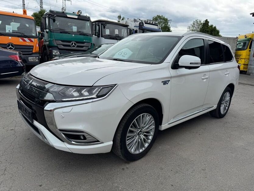 Plug-in Hybrid Outlander