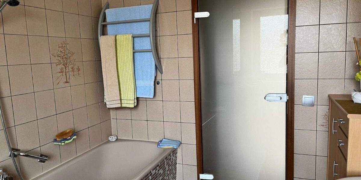 Etagenwohnung Duisburg Bergheim - 3 Zimmer, 81 m&sup2;, 175.000&euro; | Angebot:23048289