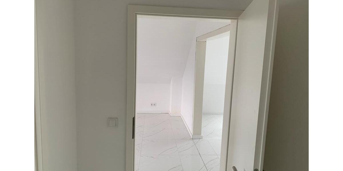 Dachgeschoßwohnung Mülheim an der Ruhr Rechtsruhr-Nord - 3.5 Zimmer, 85 m&sup2;, 850&euro; | Angebot:26120917