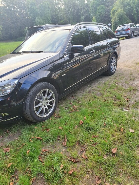 Mercedes-Benz C 180 200.000 km 7.890 € Duisburg 47051