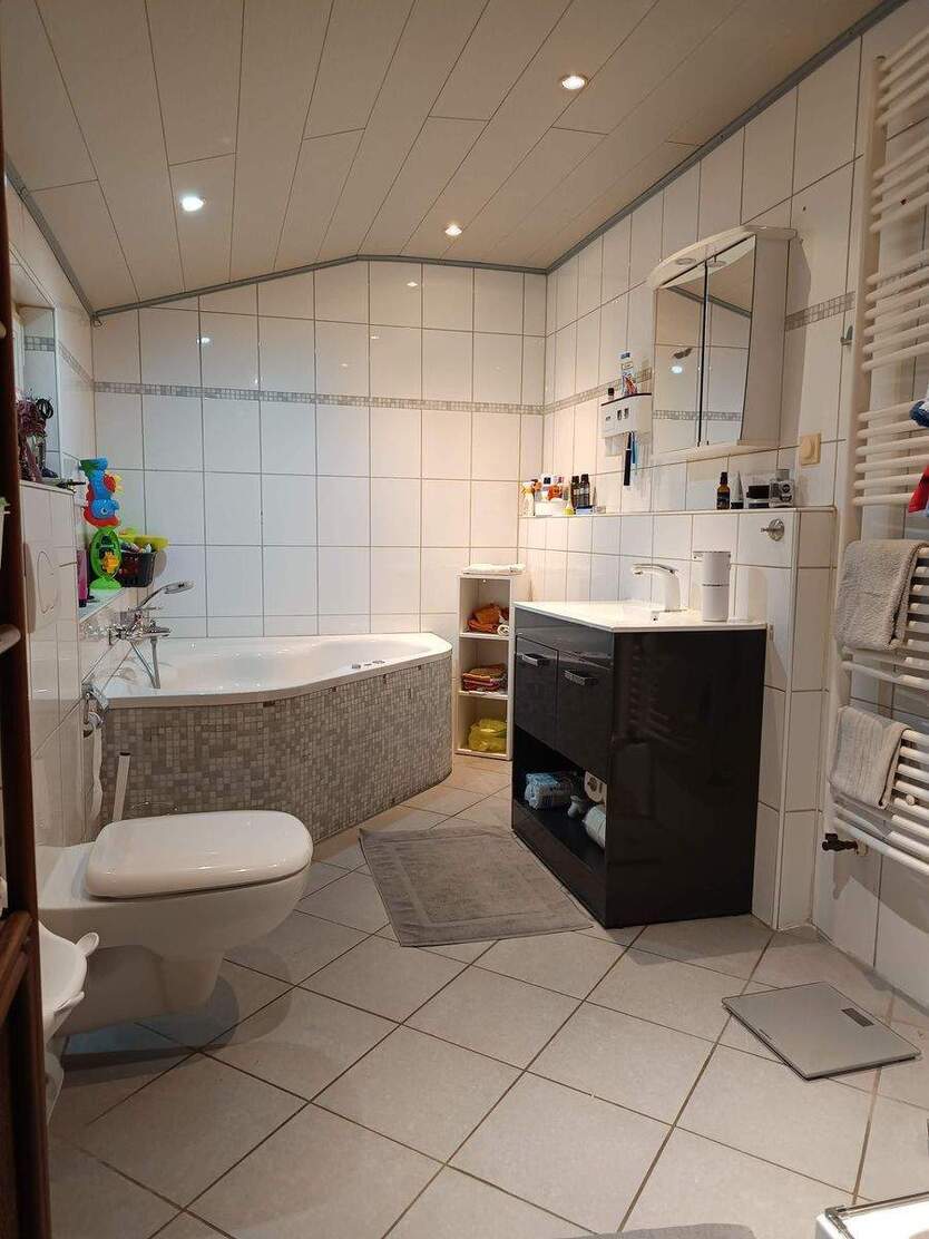 Richtig zuhause: Gepflegtes Reihenmittelhaus mit Garten in Citylage 3 zimmer