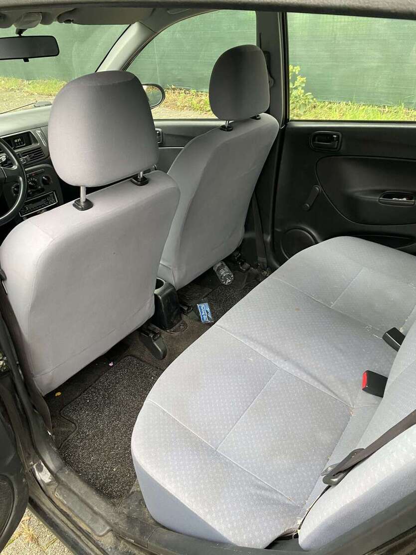 Daihatsu Cuore 182.500 km 700 € Duisburg 47053