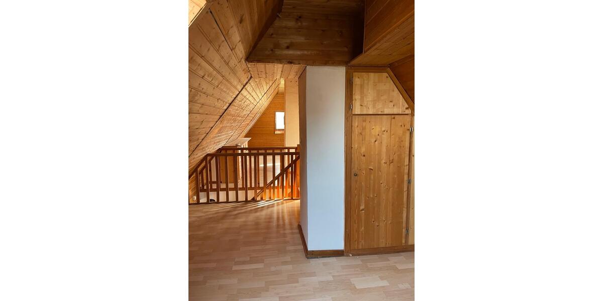 Dachgeschoßwohnung Alpen - 3.5 Zimmer, 100 m&sup2;, 800&euro; | Angebot:25478992