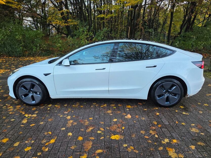 Tesla Model 3 22.990 km 26.000 € Bottrop 46238