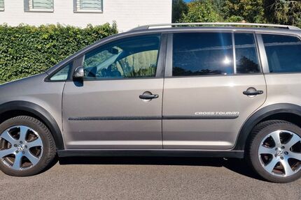 VW Touran 191.000 km 6.300 € Willich 47877