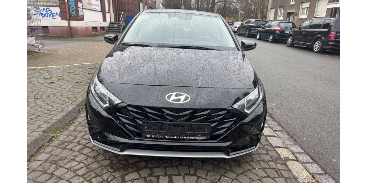 Hyundai i20 5.438 km 15.999 &euro; Gelsenkirchen 45879