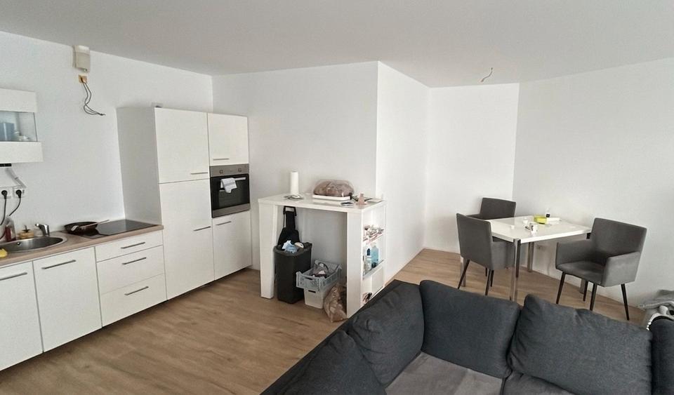 Etagenwohnung Duisburg Mittelmeiderich - 4 Zimmer, 93 m&sup2;, 1.150&euro; | Angebot:26250711