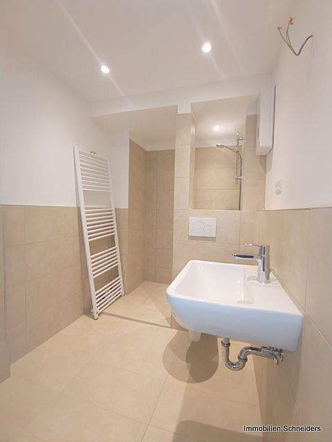 Krefeld-Cracau, Freiligrathstraße 42 - Tolle, kernsanierte 3-Zimmer-Wohnung mit Balkon ab Mitte Oktober zu mieten !! 3 zimmer