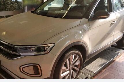 VW T-Roc 12.394 km 27.940 € Marl 45770