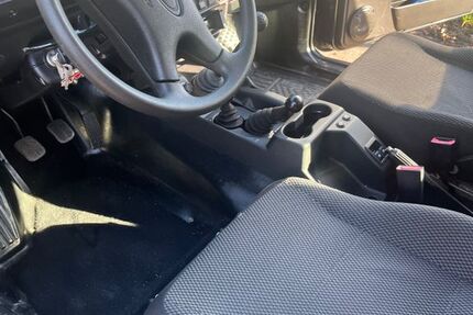 Lada Urban 9.655 km 12.900 &euro; Gelsenkirchen 45896