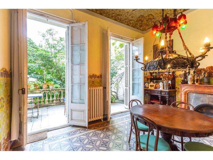 Haus zum Kaufen in Barcelona 1.900.000 € 320 m²