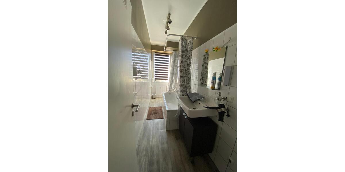 Etagenwohnung Essen Stadtkern - 2 Zimmer, 50 m&sup2;, 1.600&euro; | Angebot:25612891