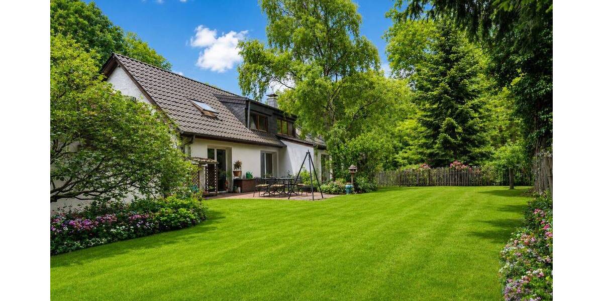 Mehrfamilienhaus, Wohnhaus Duisburg / Mündelheim Mündelheim - 9 Zimmer, 320 m&sup2;, 899.000&euro; | Angebot:26891341