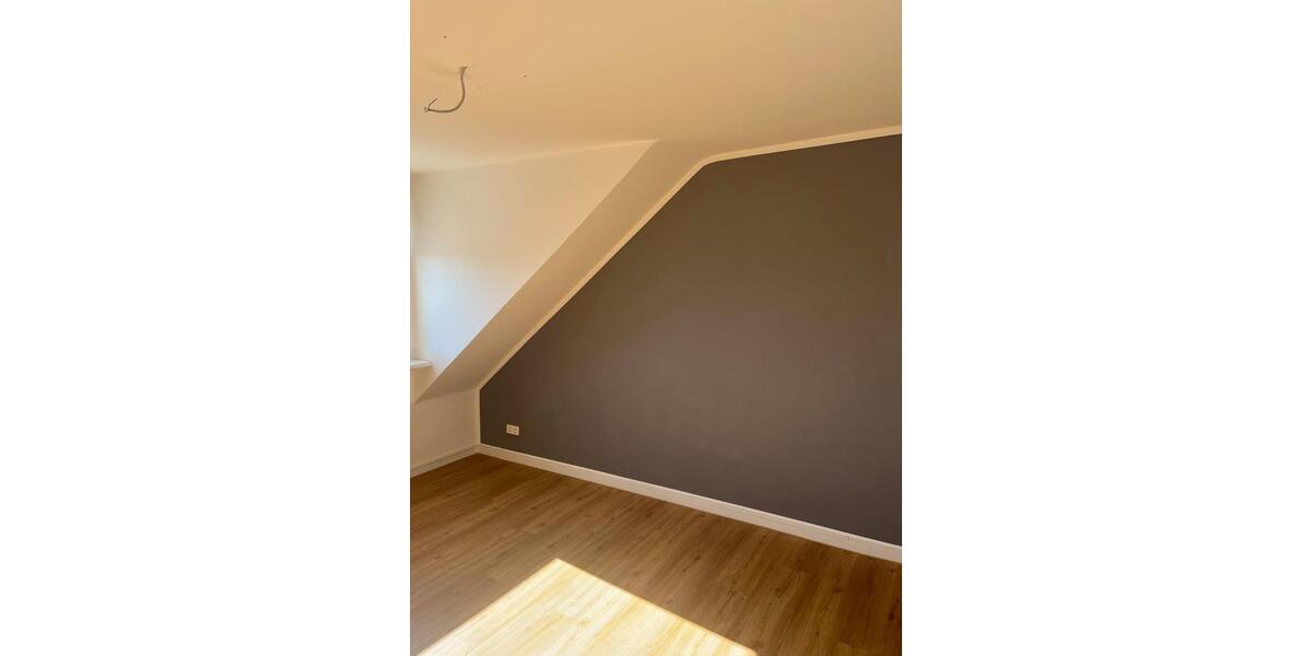 Dachgeschoßwohnung Oberhausen Alsfeld - 2.5 Zimmer, 86 m&sup2;, 845&euro; | Angebot:25641567