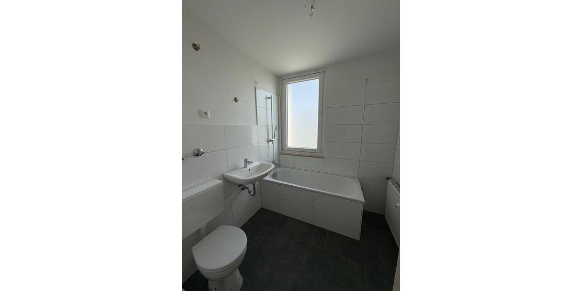 Etagenwohnung Ratingen Tiefenbroich - 3 Zimmer, 82 m&sup2;, 974&euro; | Angebot:26102047