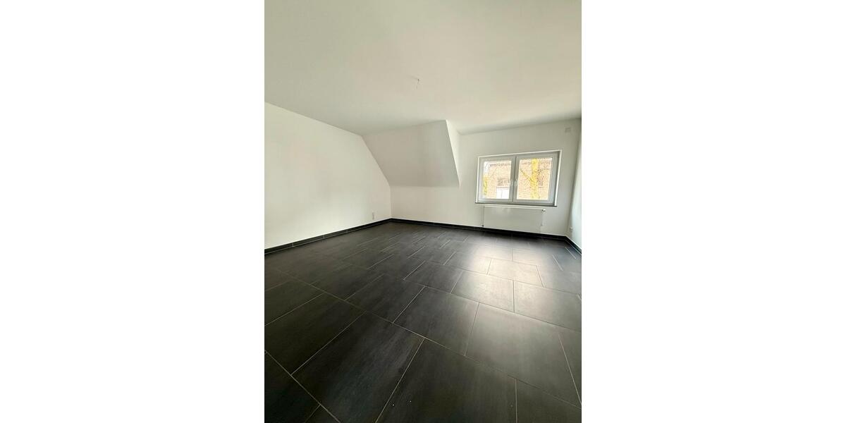 Maisonettenwohnung Moers - 4 Zimmer, 125 m&sup2;, 1.350&euro; | Angebot:25102167