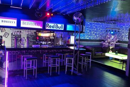 CLUB BAR MOONLIGHT IN KREFELD ABGABE GEGEN ABSCHLAGSZAHLUNG zimmer