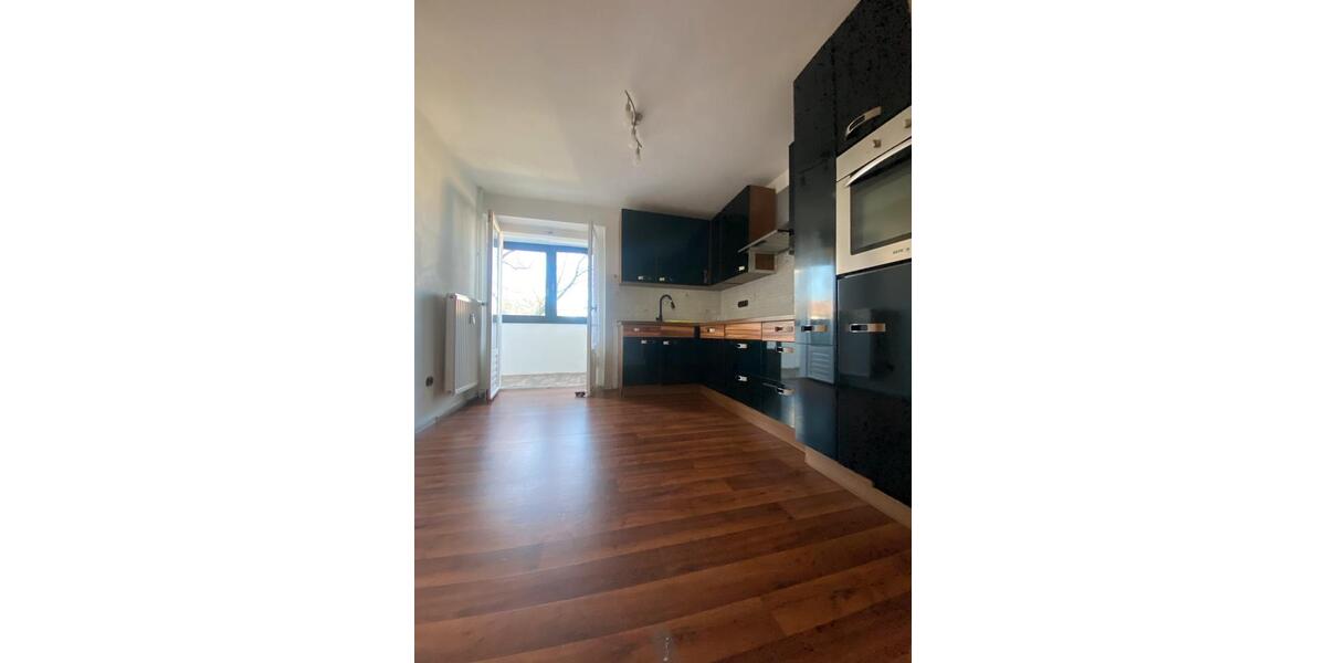 Etagenwohnung Duisburg Duisburg-Mitte - 4 Zimmer, 104 m&sup2;, 660&euro; | Angebot:25454145