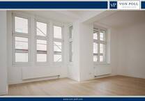 Elegant sanierte Altbau-Wohnung mit hohen Decken und Balkon