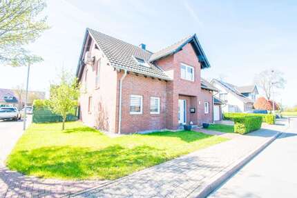 Haus Moers Schwafheim - 5 Zimmer, 235 m&sup2;, 790.000&euro; | Angebot:26375871