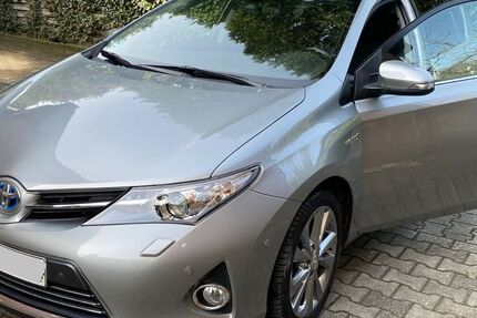 Toyota Auris 55.000 km 14.000 &euro; Krefeld 47803