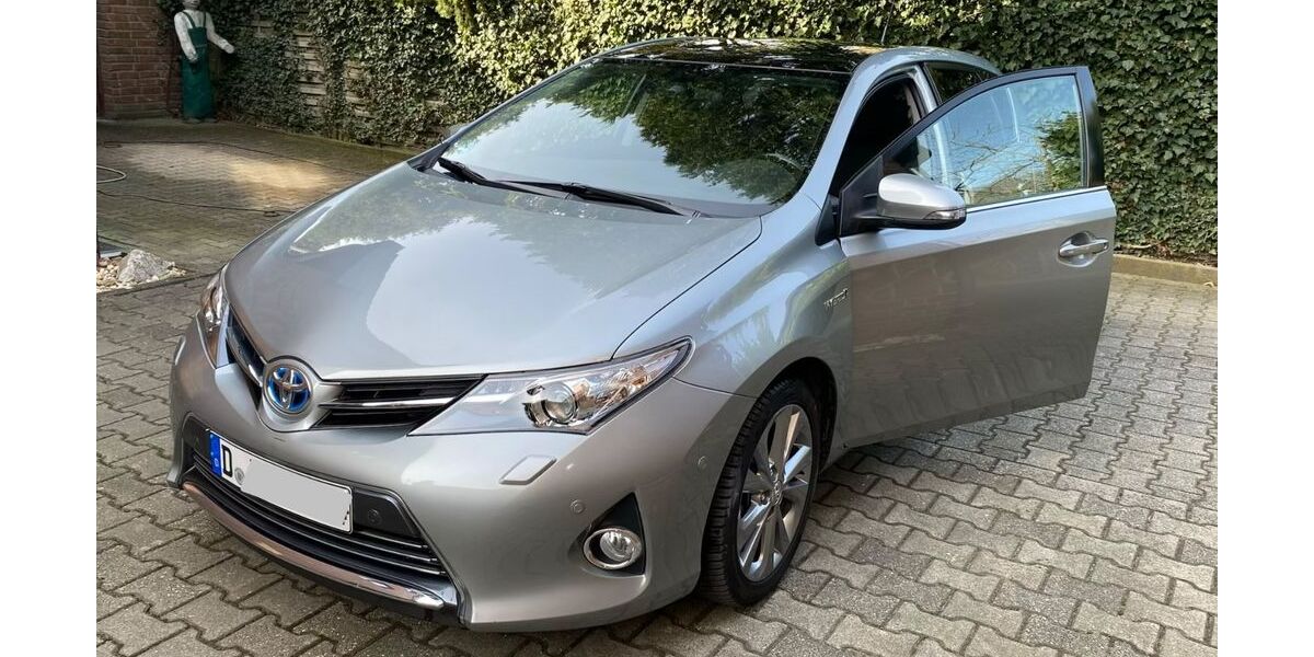 Toyota Auris 55.000 km 14.000 &euro; Krefeld 47803