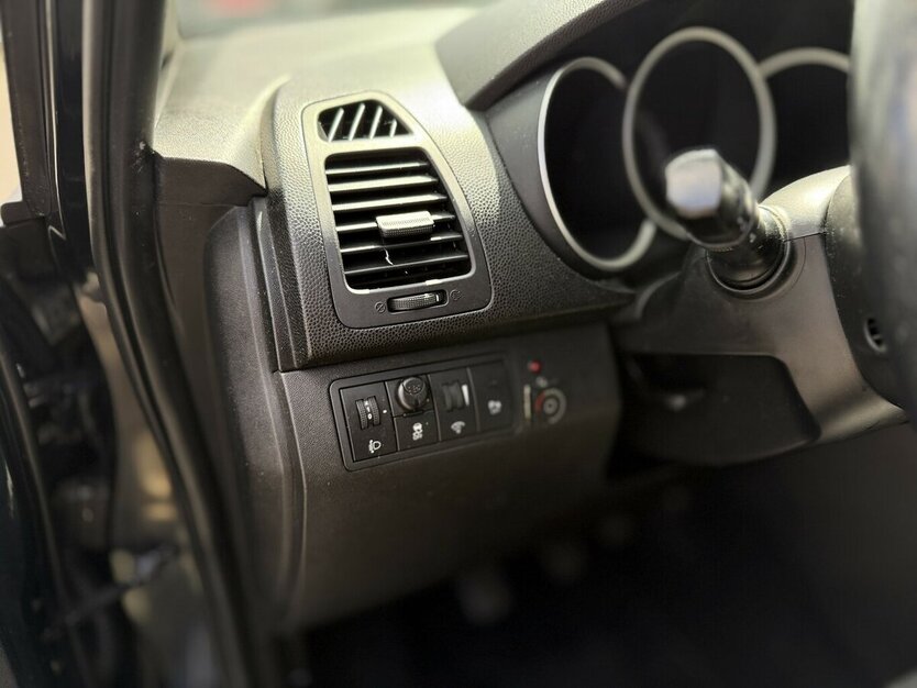 Kia Venga Vision / Klima / Navi / AHK / Pano / LPG 130.000 km 6.900 € Mönchengladbach 41066