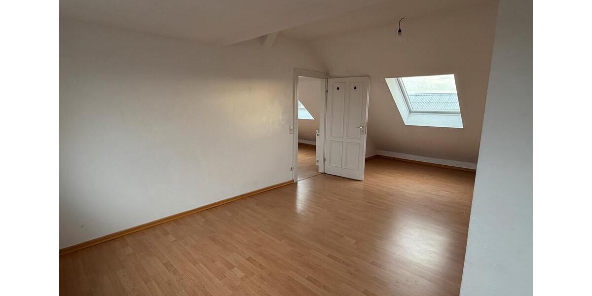 Maisonettenwohnung Essen Huttrop - 4 Zimmer, 102 m&sup2;, 850&euro; | Angebot:25612777